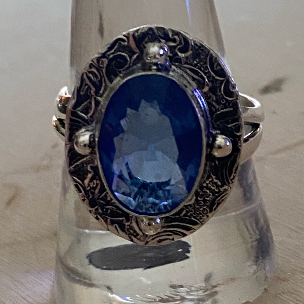 Tanzanite gemstone set in 925 Sterling Silver (Size 10) - Picture 5 of 6